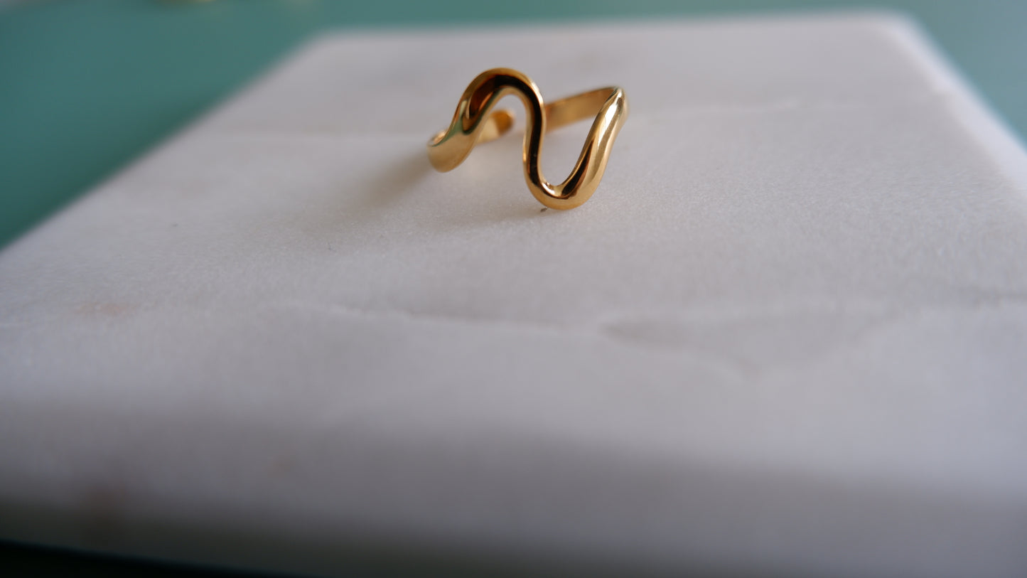 Waves Ring